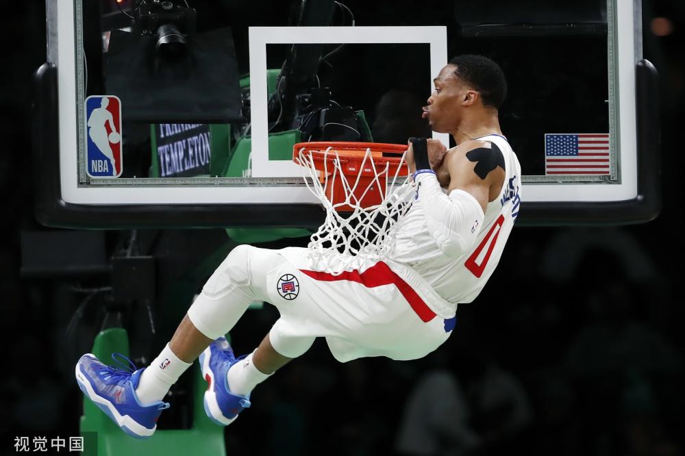 更彰显了他 更彰显了他