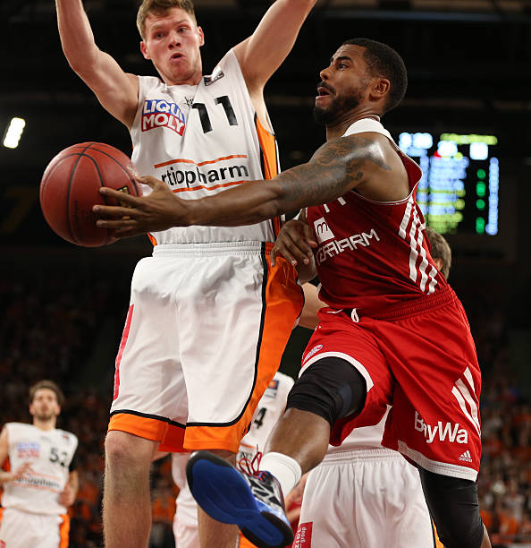 学校并未邀 学校并未邀