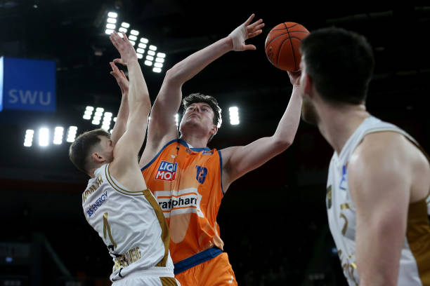 与更衣室规 与更衣室规